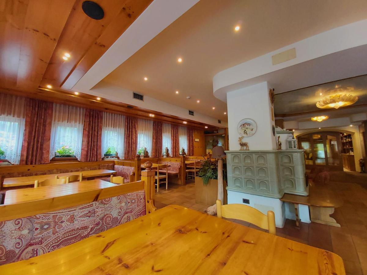 Albergo Scoiattolo Falcade Bagian luar foto