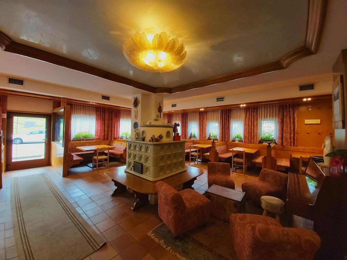 Albergo Scoiattolo Falcade Bagian luar foto