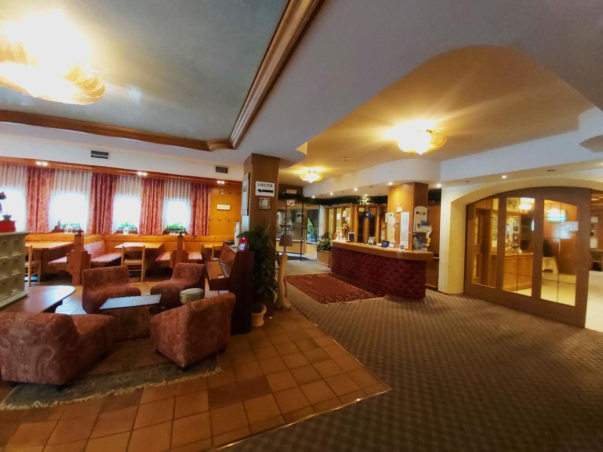 Albergo Scoiattolo Falcade Bagian luar foto