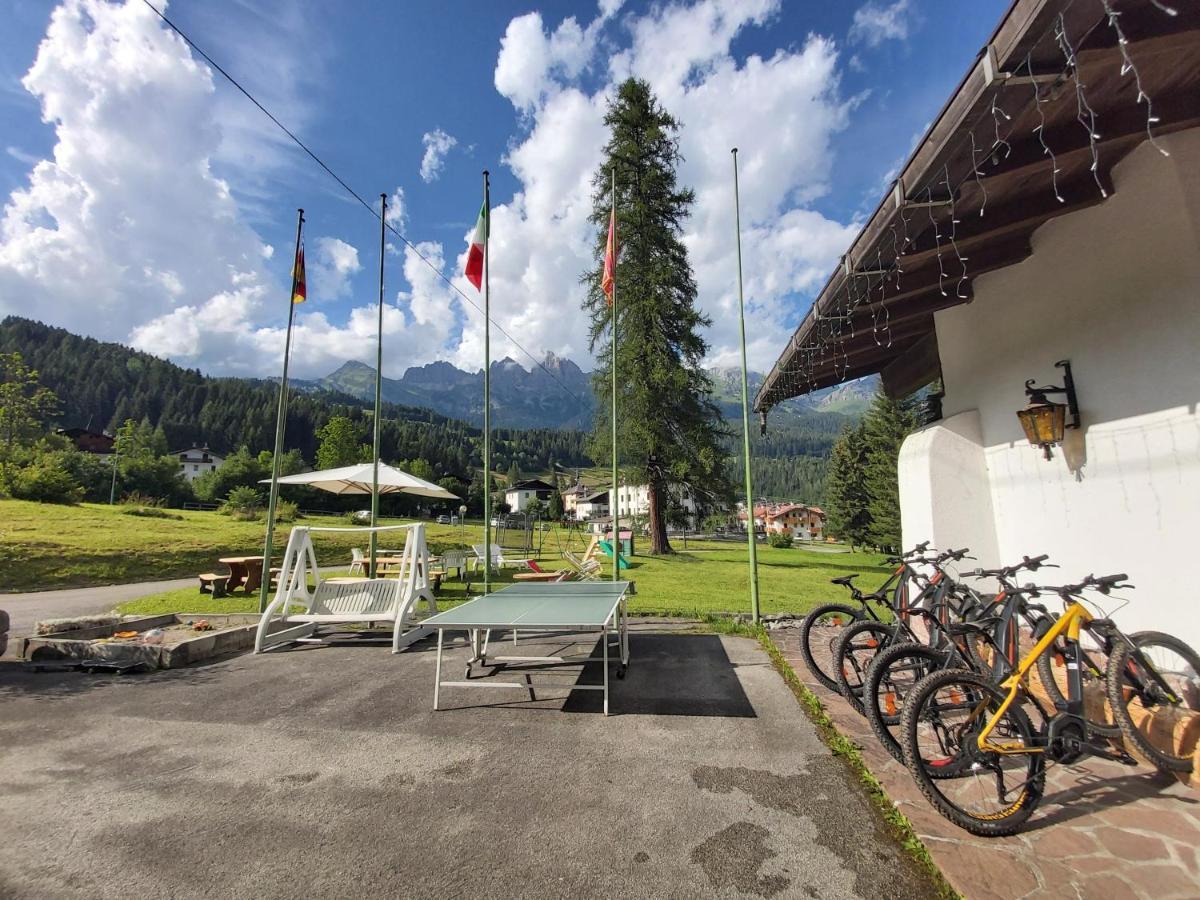 Albergo Scoiattolo Falcade Bagian luar foto